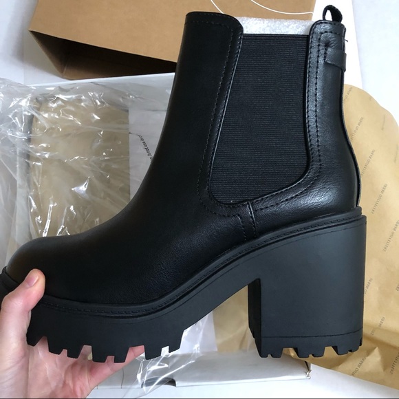 NWT Urban Outfitters Chloe Chelsea Timeless boot (10) - Picture 9 of 12